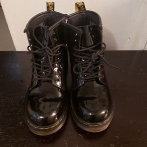 Lightly used patent leather Dr. Martens kids boots